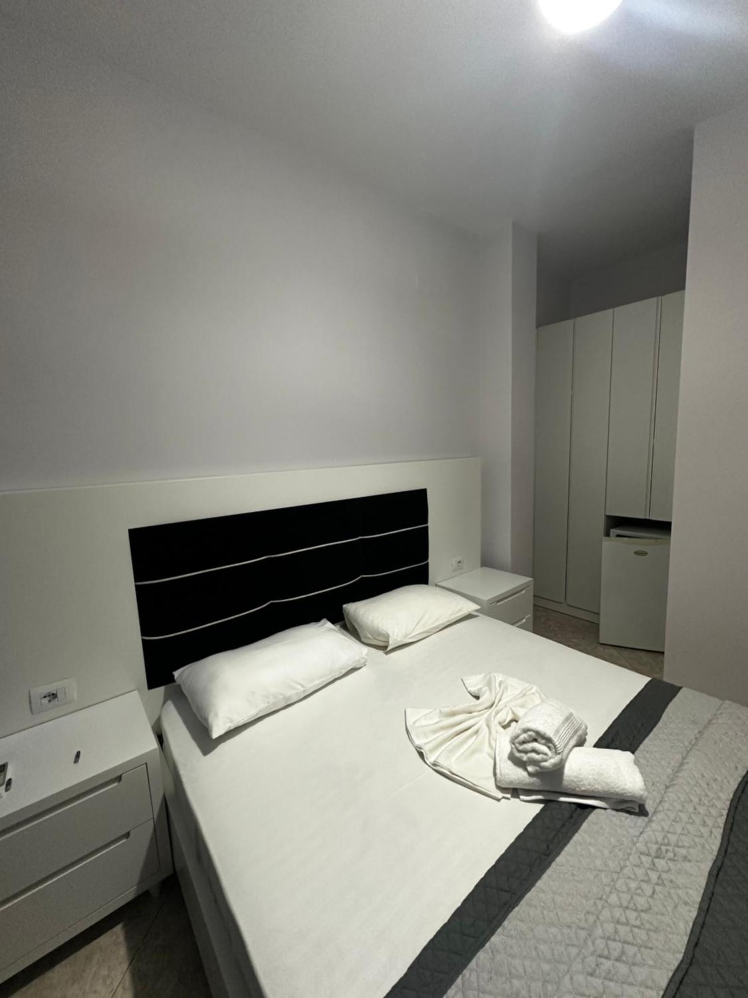 Ylli'S Apartments Sarande Exterior photo