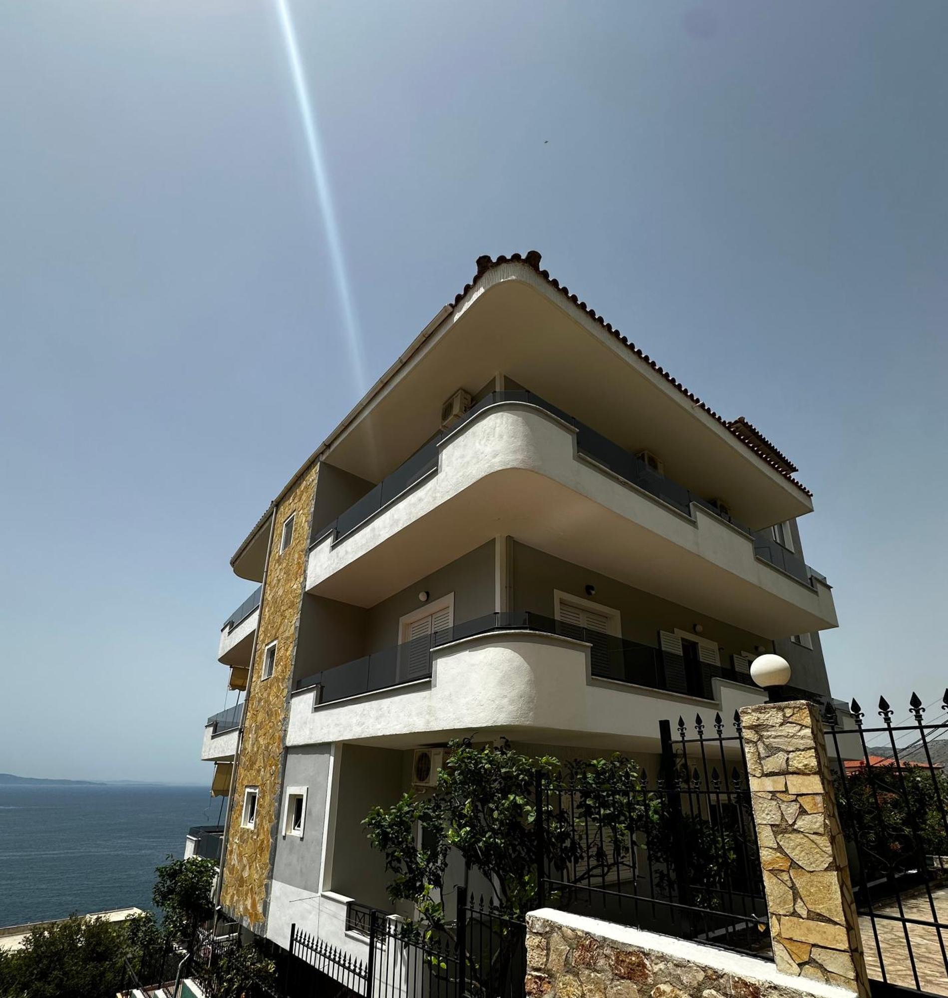 Ylli'S Apartments Sarande Exterior photo