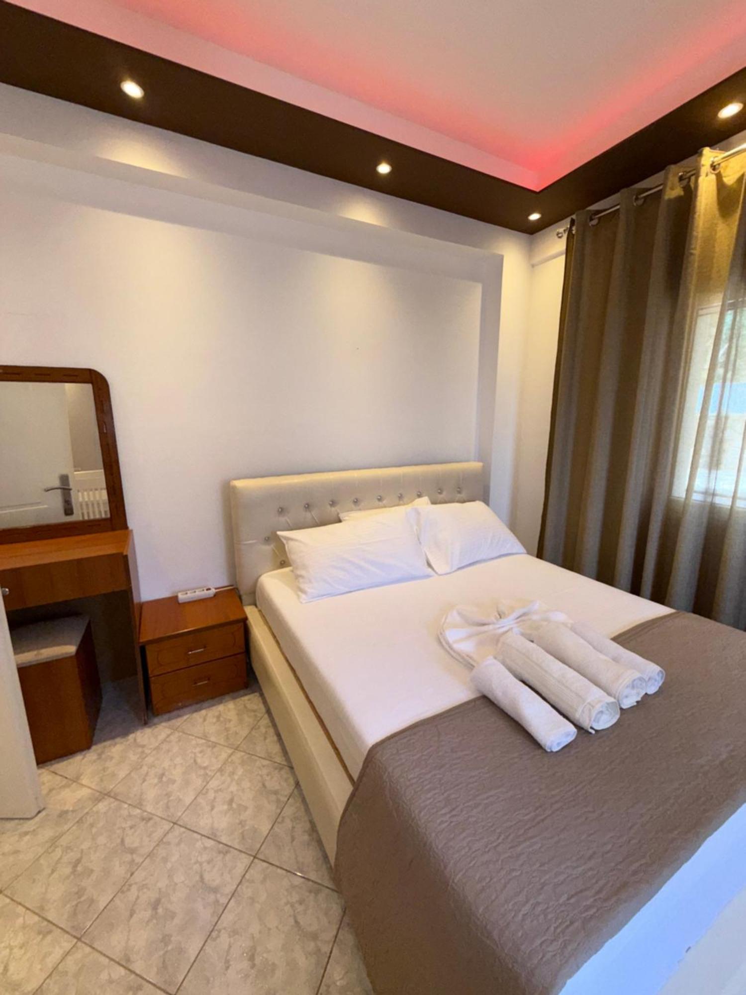 Ylli'S Apartments Sarande Exterior photo