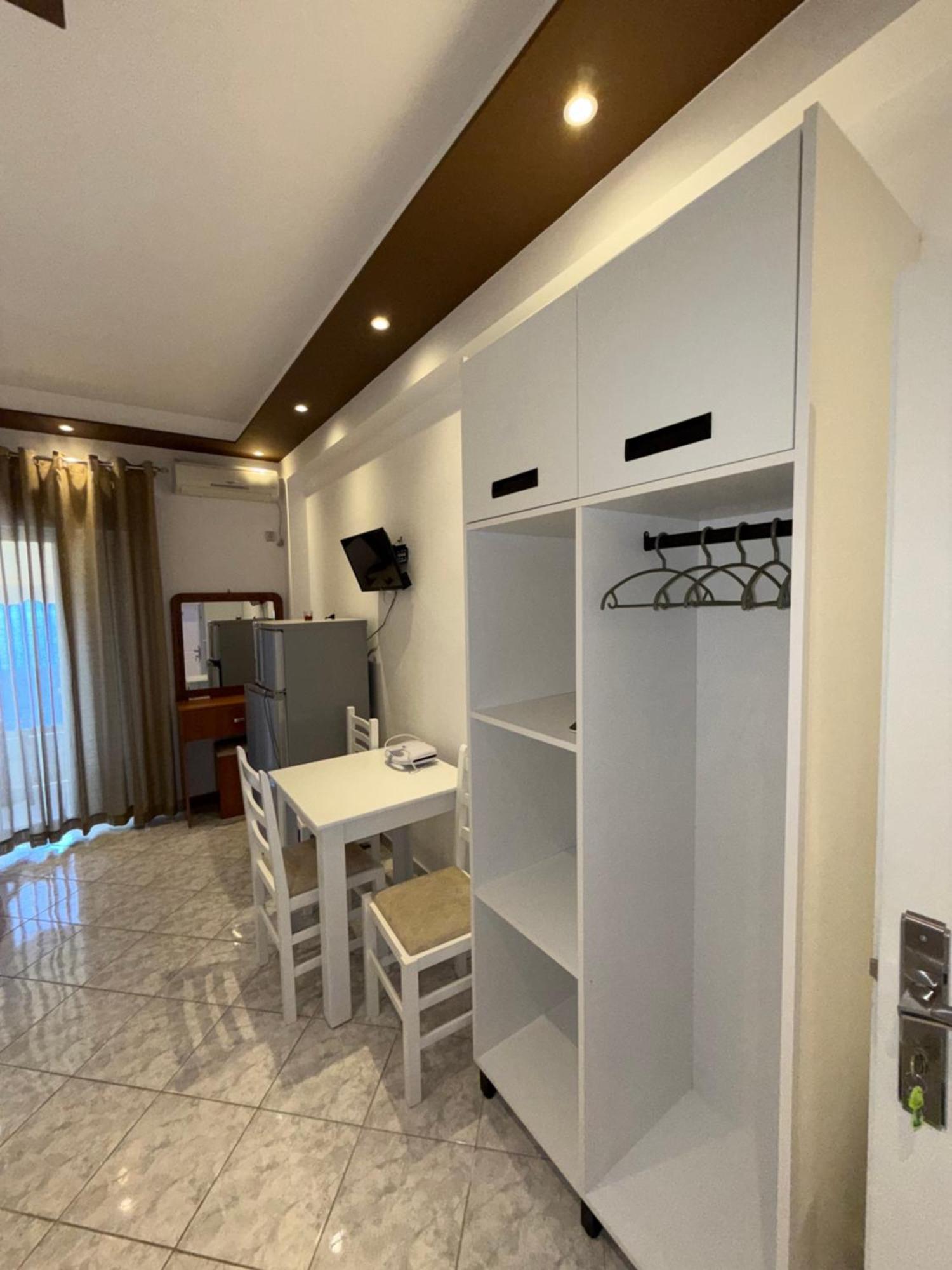 Ylli'S Apartments Sarande Exterior photo